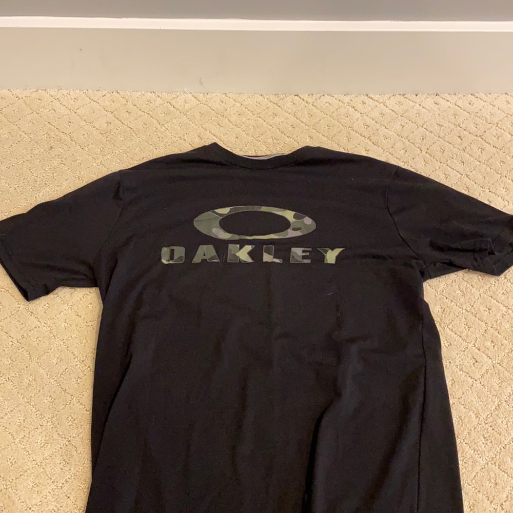 Black Oakley T-Shirt